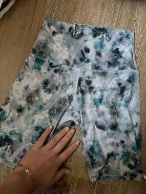 Lululemon Align Nulu High-Waisted Floral Tie-Dye Bike Shorts - Teal & Gray